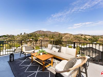6837 Cahuenga Park Trl