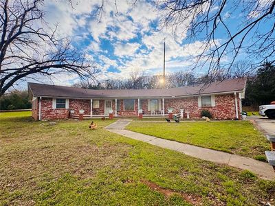 2007 N Milt Phillips Ave