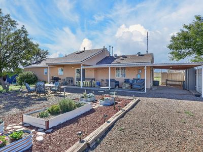 4 Starlight Acres Dr