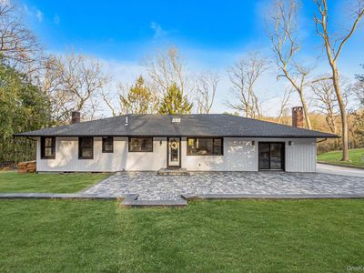 17 Woodbury Road