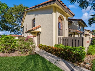 10439 S Circle Lake Drive #201