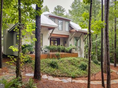 9016 Selborne Ln