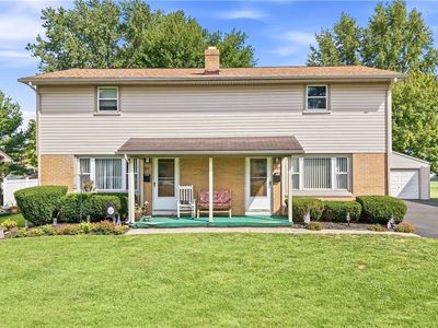 547 Gladys St