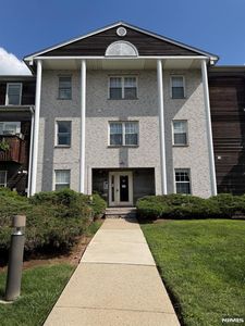 140 Highland Ave #101