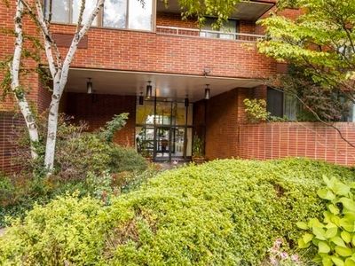 77 Adams St Unit 610