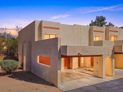 626 W Placita De Las Lomitas