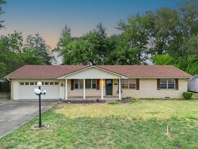 2801 Royal Dr