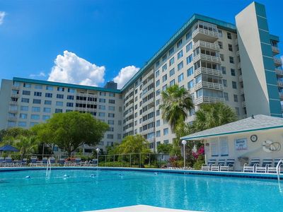 4330 Hillcrest Dr #506