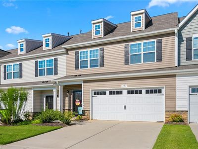 854 Pryor St