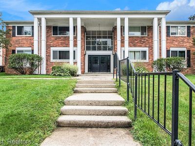 525 Fairbrook St APT 207