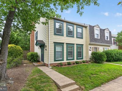 6521 Yadkin Ct