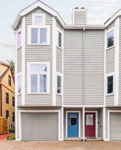 6 Rollins Ct