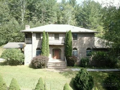 2253 Grassy Creek Road