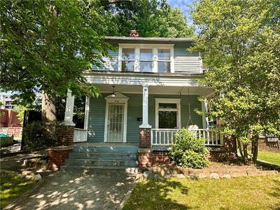 710 Lakeview Ave NE