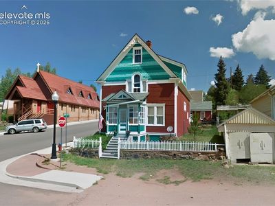401 E Carr Ave