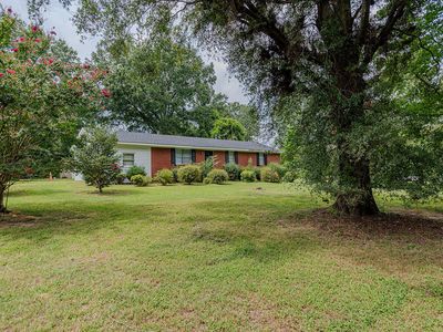 469 Lakeview Dr