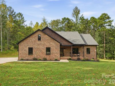 5615 Lou Ln