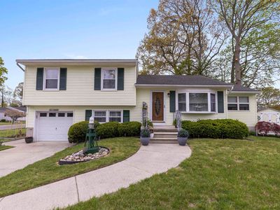 226 Joanne St N