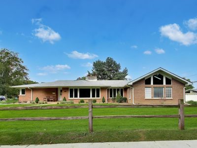 5801 N Lansing Ave