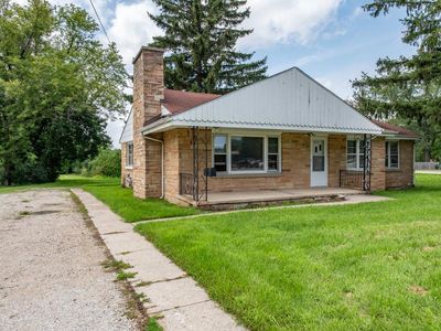 Property at 618 N Oplaine Rd, Gurnee, IL