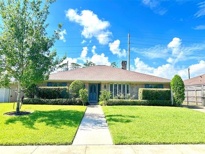 6423 Cindy Ln