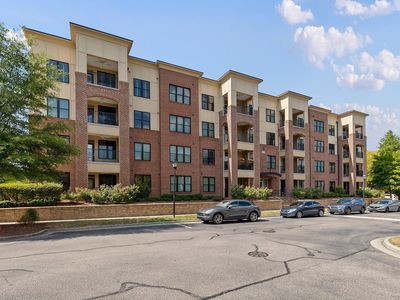 700 Finsbury St APT 400