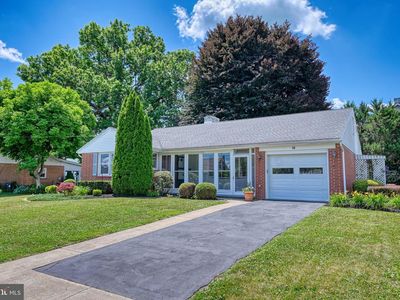 10 E Lincoln Ave