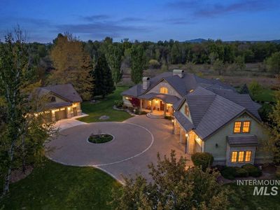 8177 N Stonebriar Ln