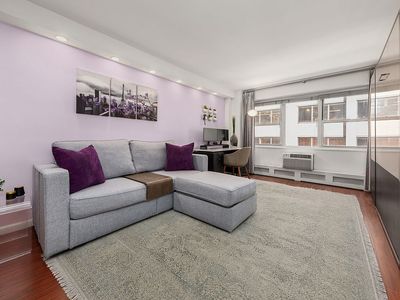 153 E 57th St APT 8C
