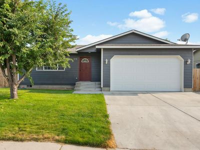 Property at 216 Deangela Dr, Grandview, WA