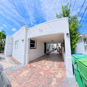 228 NW 58th Ct