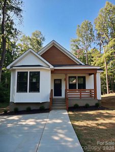 641 Knollwood Cir