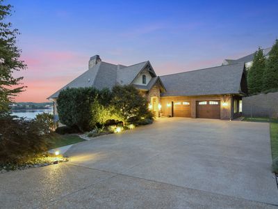 2137 Majestic Cir