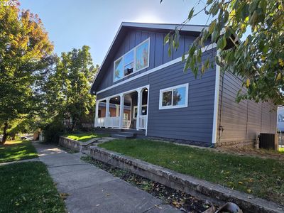 906 North Ave