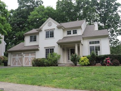 6 Crestwood Cir