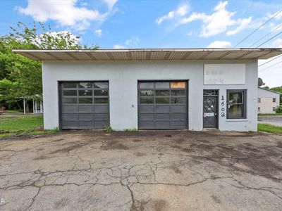 1602 Main St