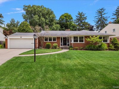 925 Westchester Way