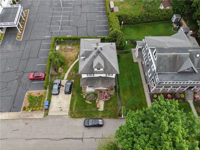10 Gendron St