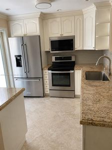 219 NE 14th Ave APT 306