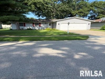 32 Jamestown Cir