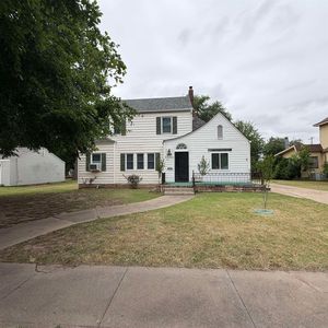 Property at 115 N 6th St, Medford, OK
