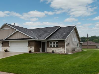 2882 Meadowview Ln NE