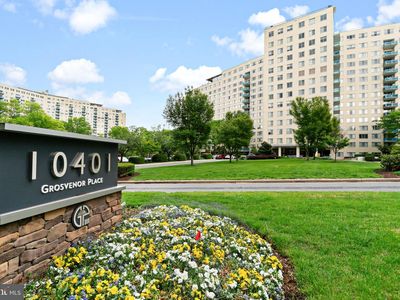 10401 Grosvenor Pl APT 1009
