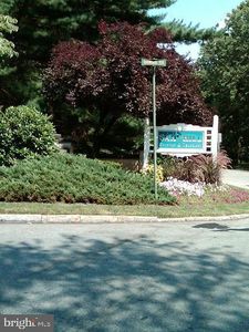 1637 Oakwood Dr #121