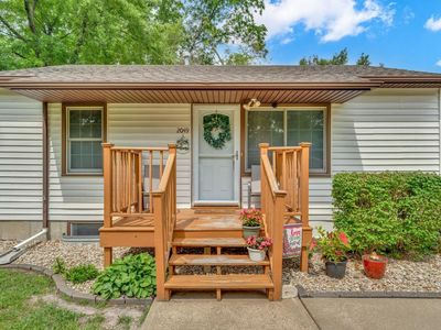 Property at 2049 Hayes Dr, Manhattan, KS