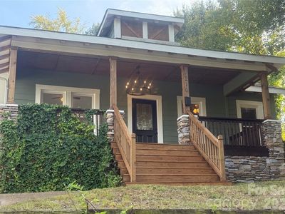216 E Catawba Ave
