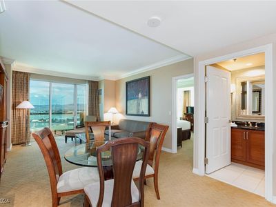 135 Harmon Ave UNIT 2002