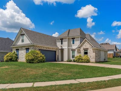 608 Lessie Dr