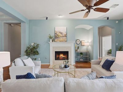 12007 Mariposa Canyon Dr