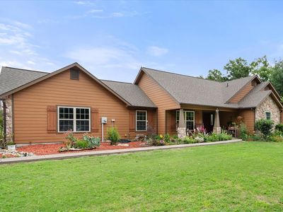 123 Clubhouse Dr